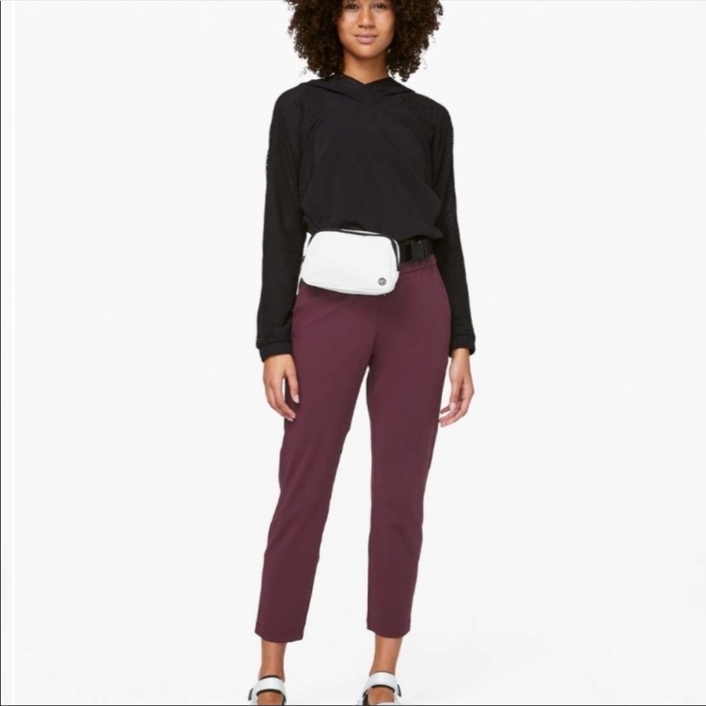 LuluLemon On The Fly Woven Jogger Pants